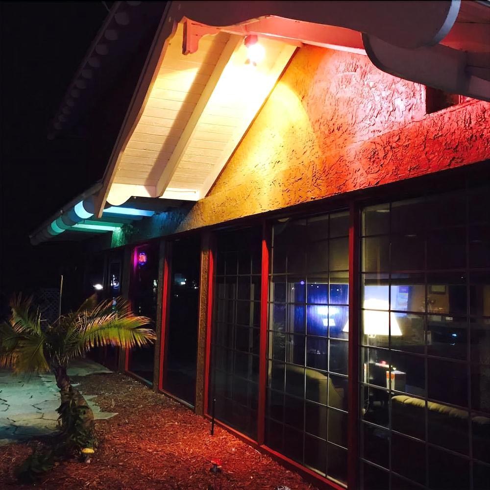 Econo Lodge Cocoa Beach - Near The Port Εξωτερικό φωτογραφία