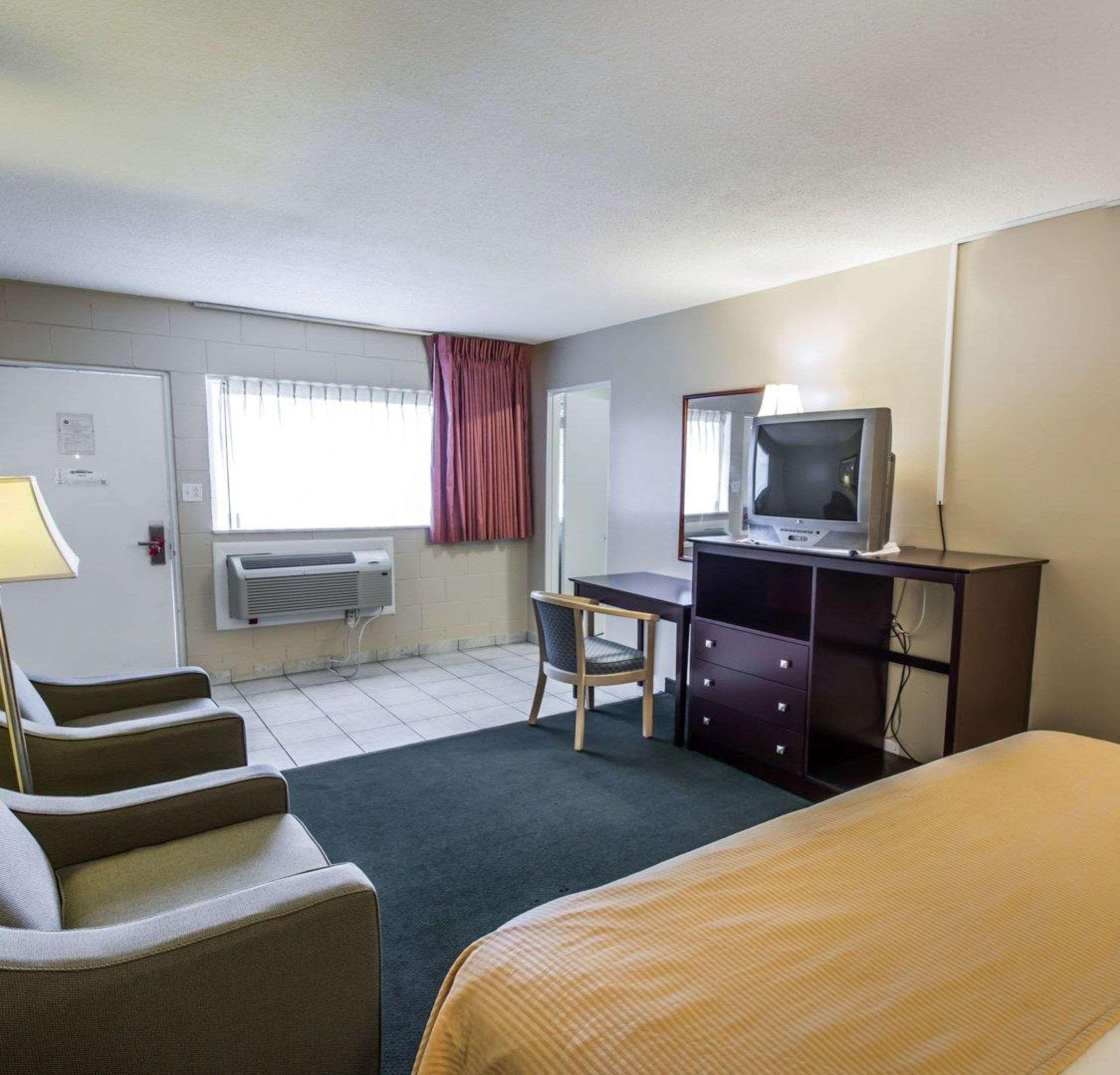 Econo Lodge Cocoa Beach - Near The Port Εξωτερικό φωτογραφία