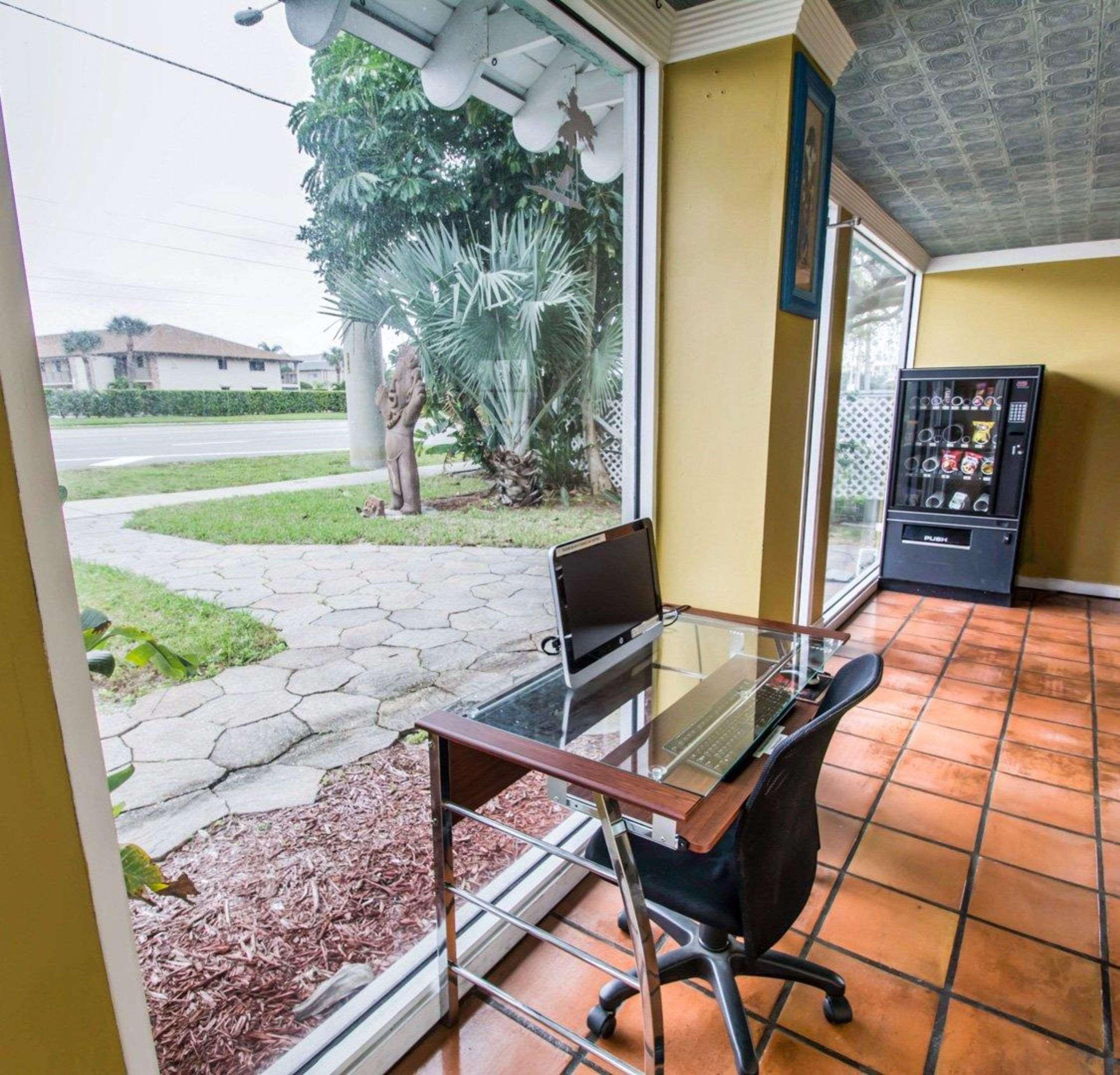 Econo Lodge Cocoa Beach - Near The Port Εξωτερικό φωτογραφία