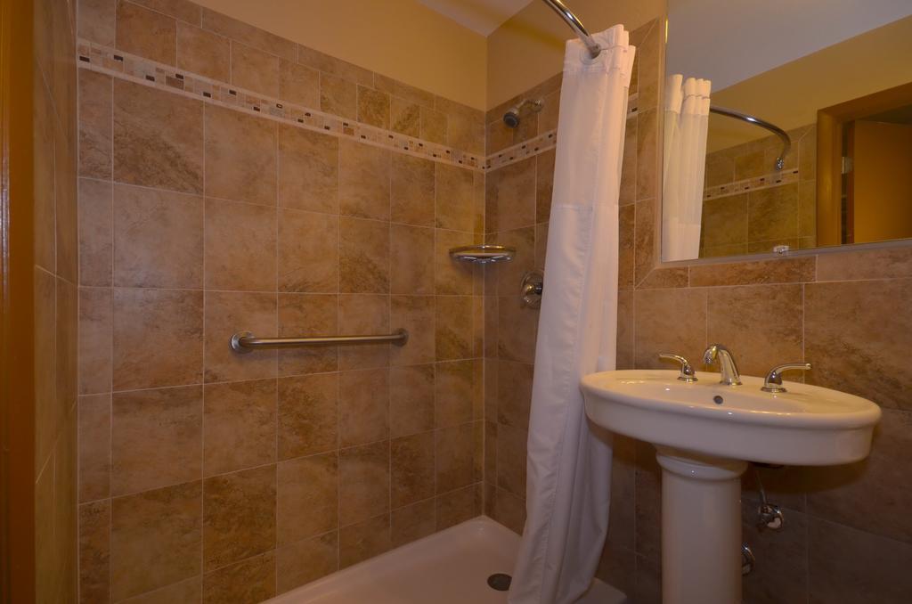 Econo Lodge Cocoa Beach - Near The Port Εξωτερικό φωτογραφία