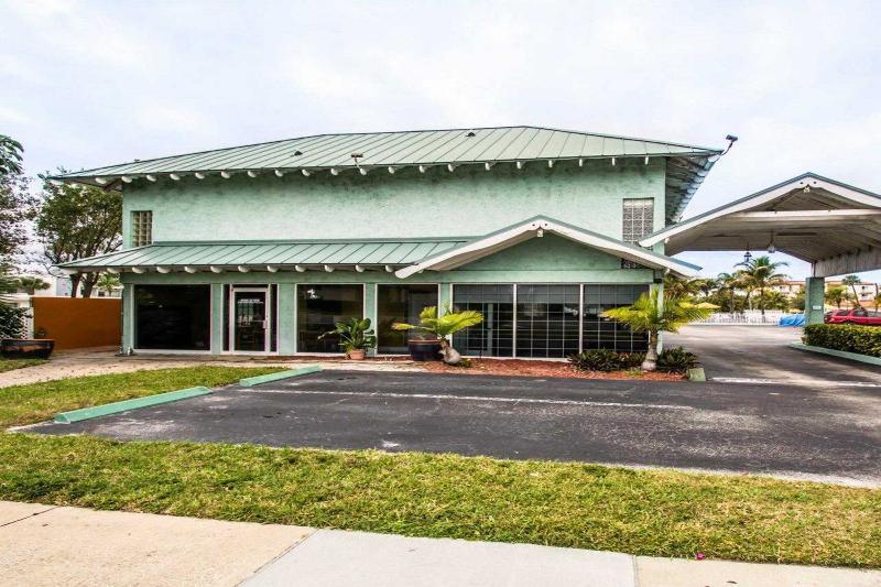 Econo Lodge Cocoa Beach - Near The Port Εξωτερικό φωτογραφία