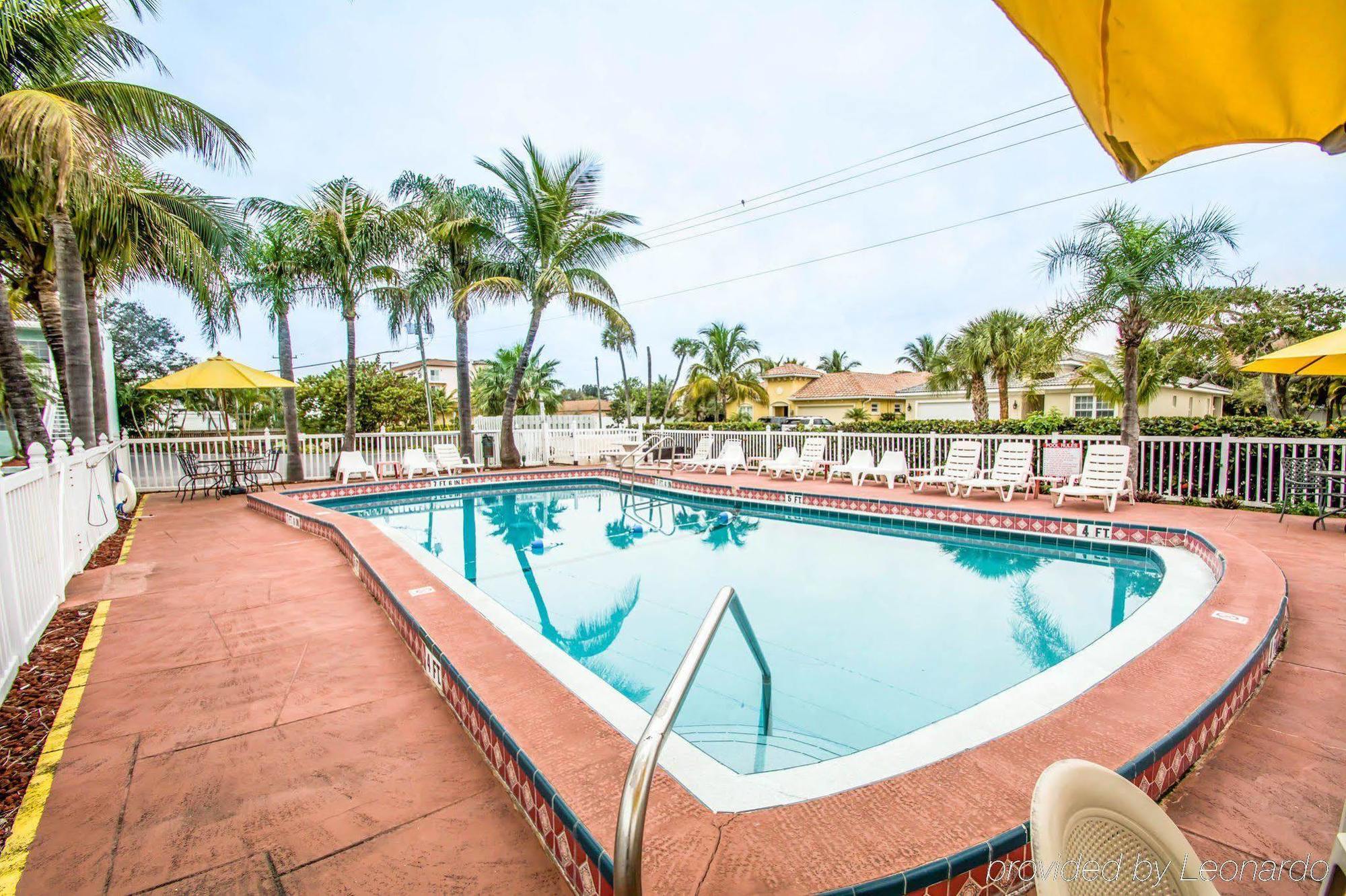 Econo Lodge Cocoa Beach - Near The Port Εξωτερικό φωτογραφία