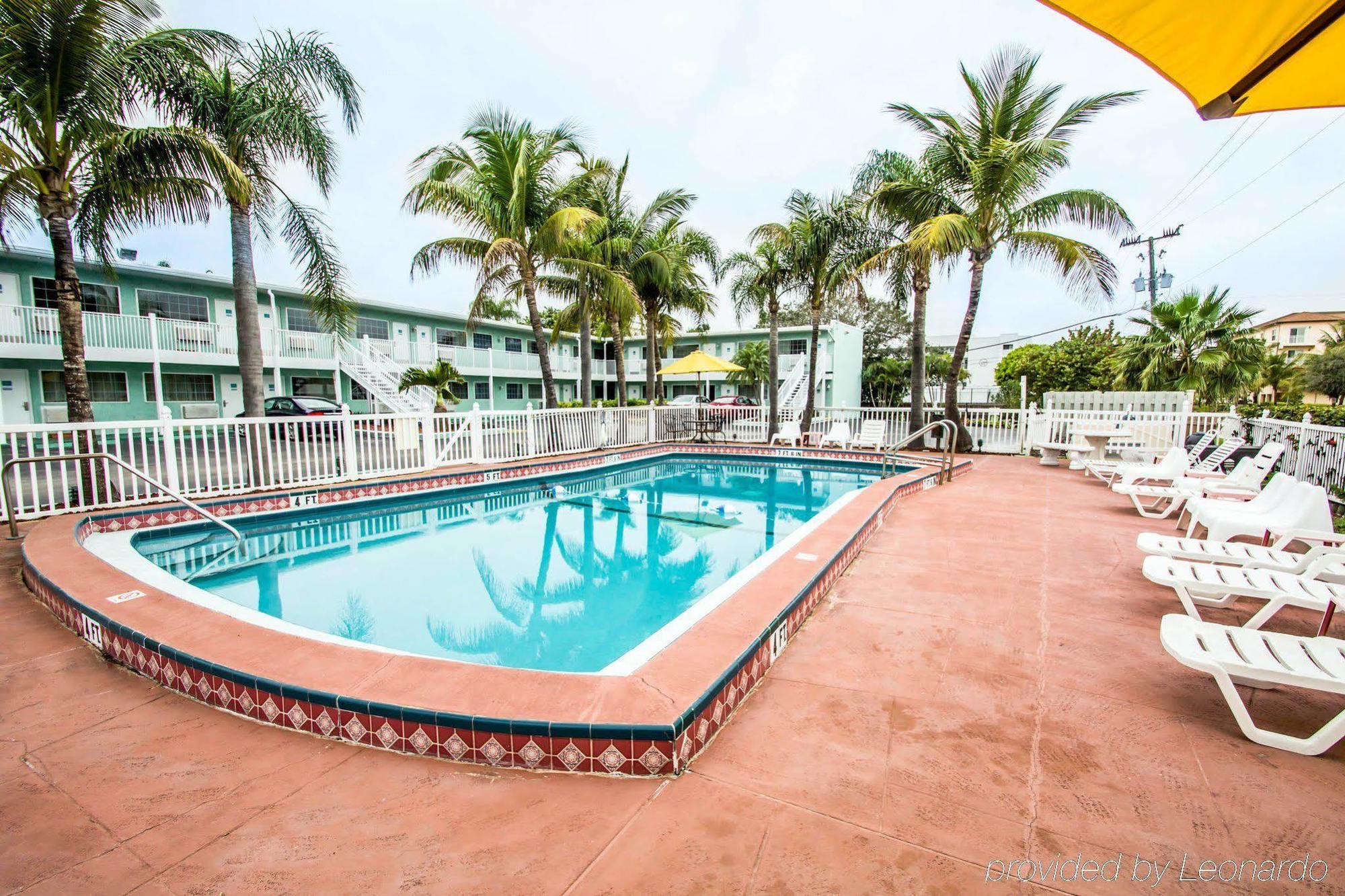 Econo Lodge Cocoa Beach - Near The Port Εξωτερικό φωτογραφία